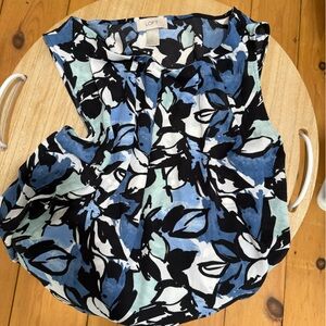💙LOFT Blue and Black Floral Top